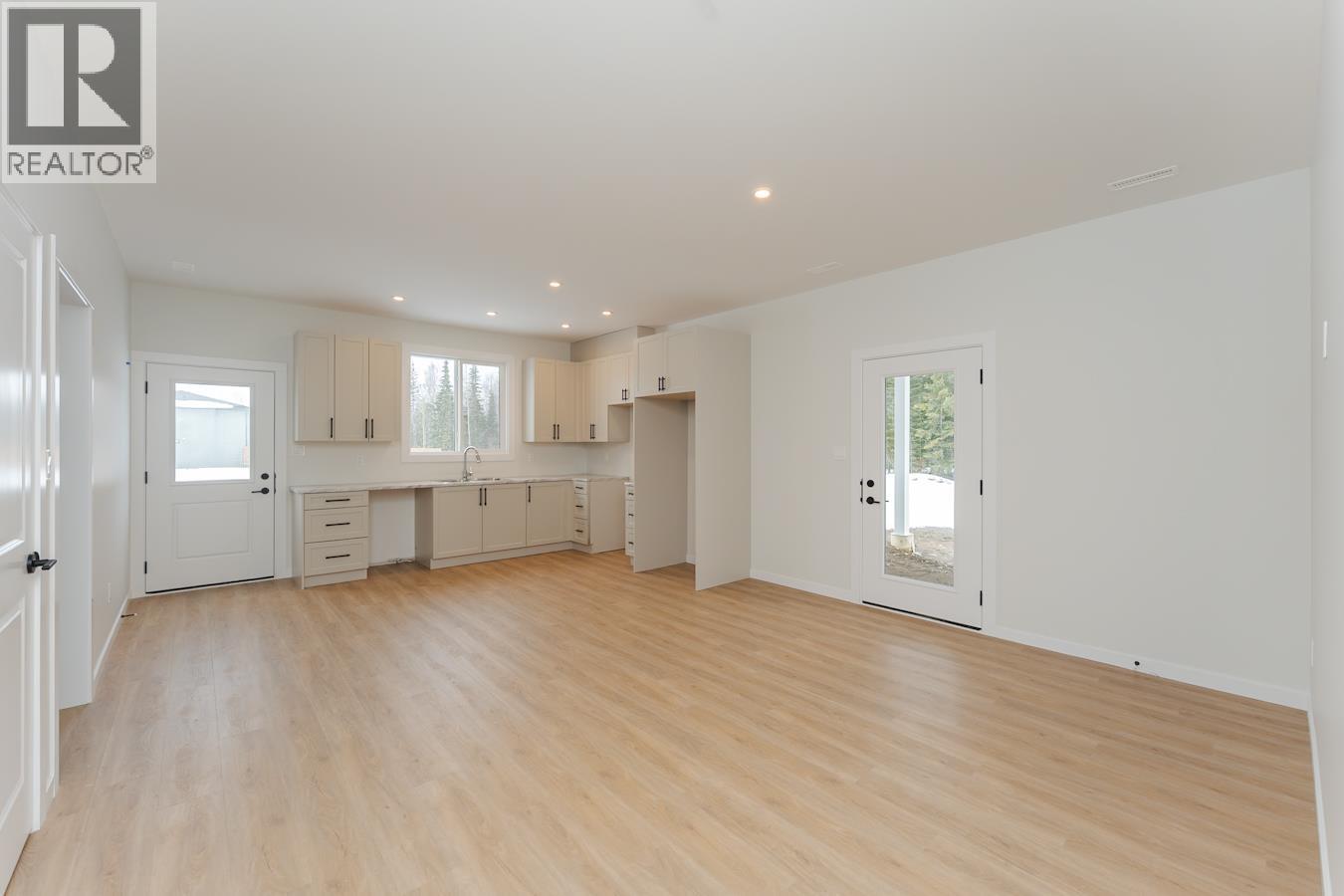 5108 WOODVALLEY DRIVE, Prince George