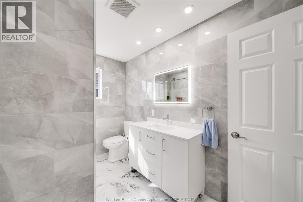 738 BENSETTE STREET - 24