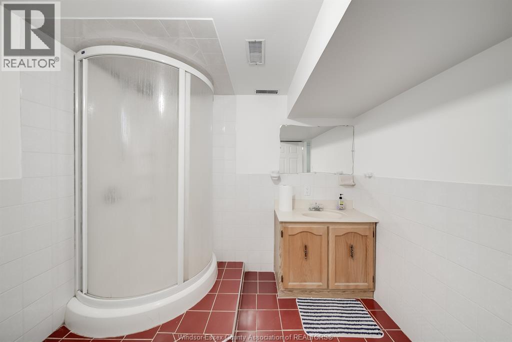 738 BENSETTE STREET - 45