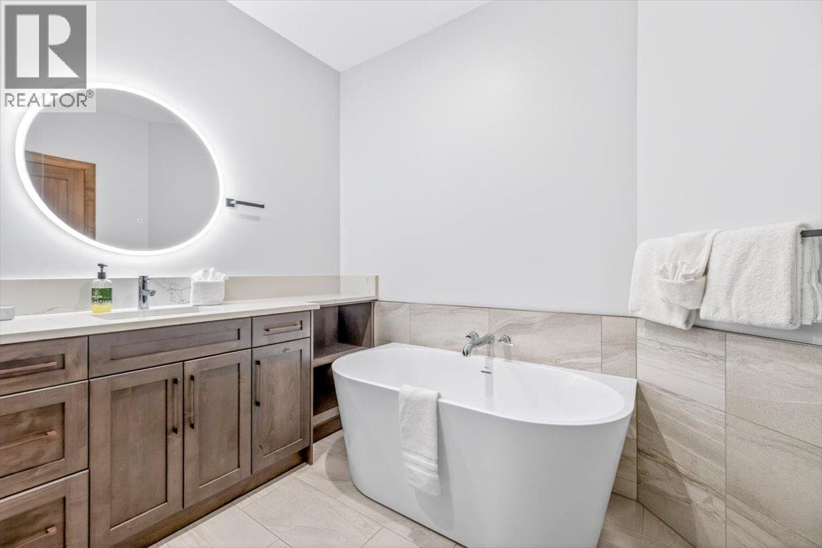 #36 4576 TIMBERLINE Crescent - 38