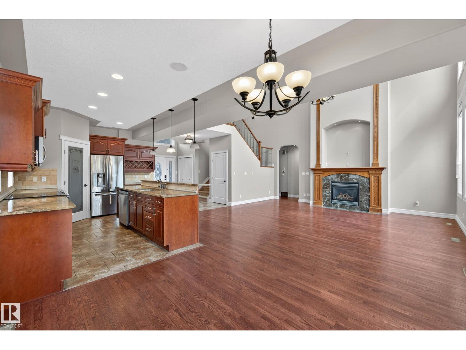 271 KINGSWOOD BV, St. Albert