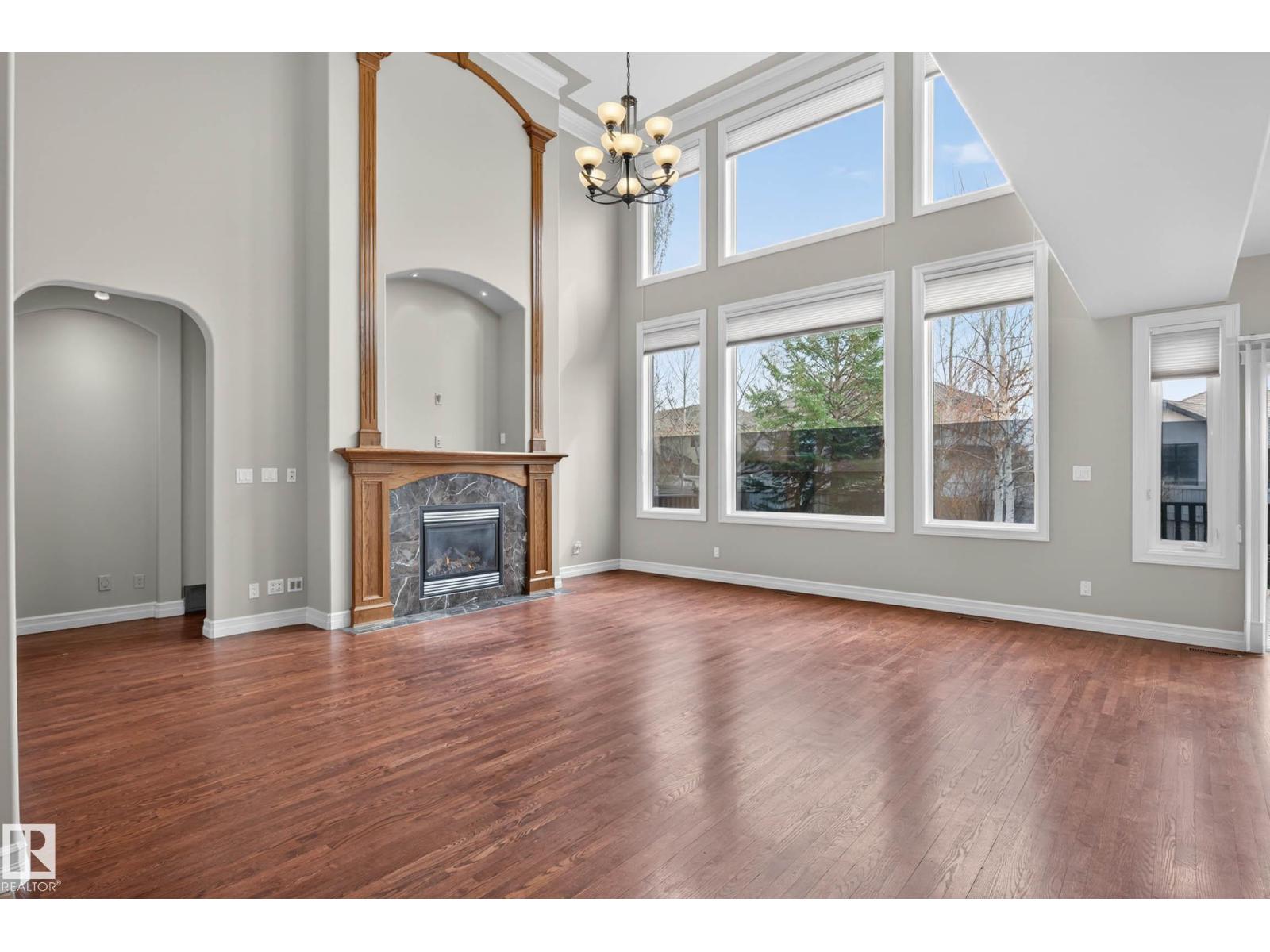 271 KINGSWOOD BV, St. Albert