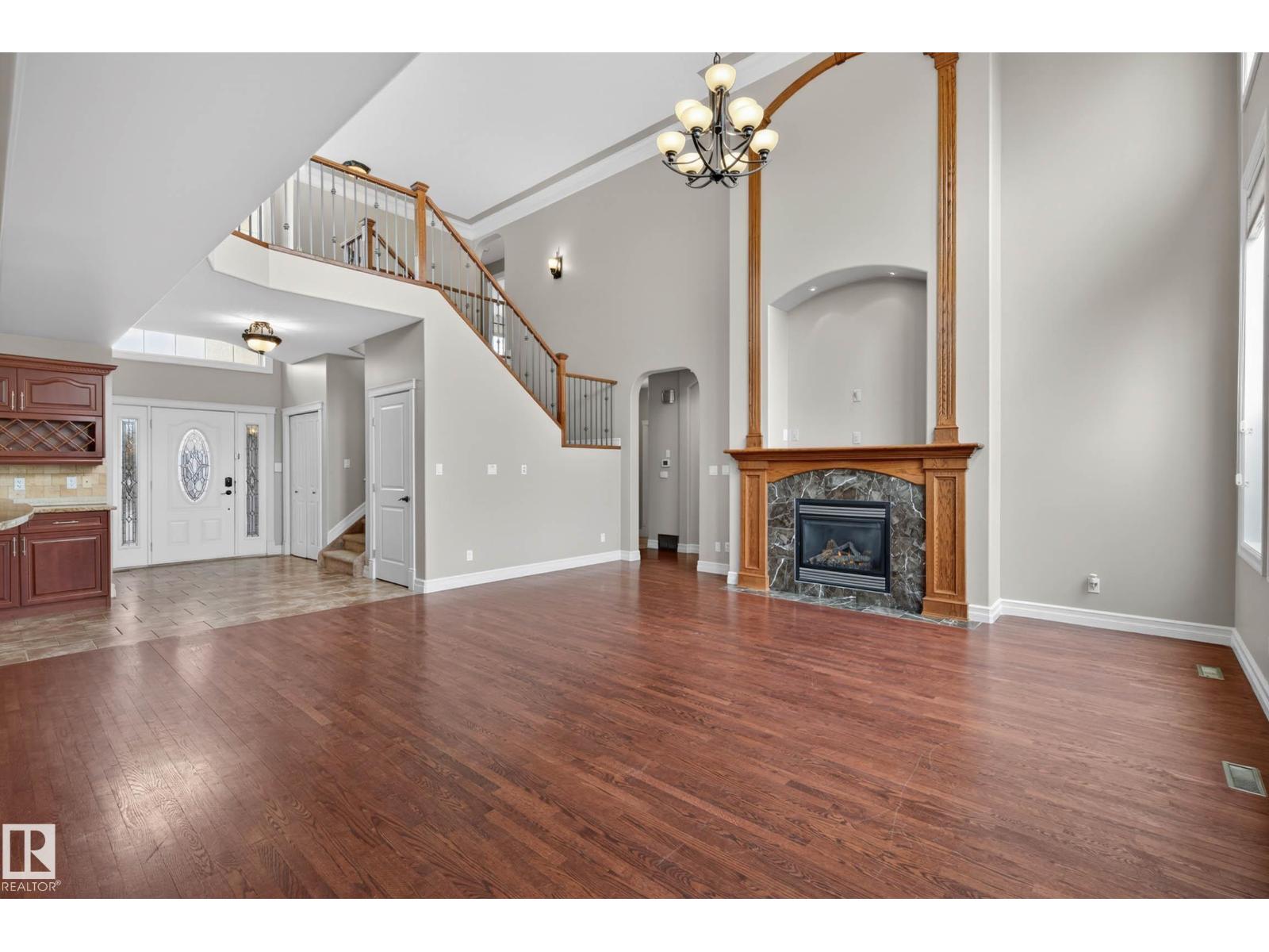 271 KINGSWOOD BV, St. Albert