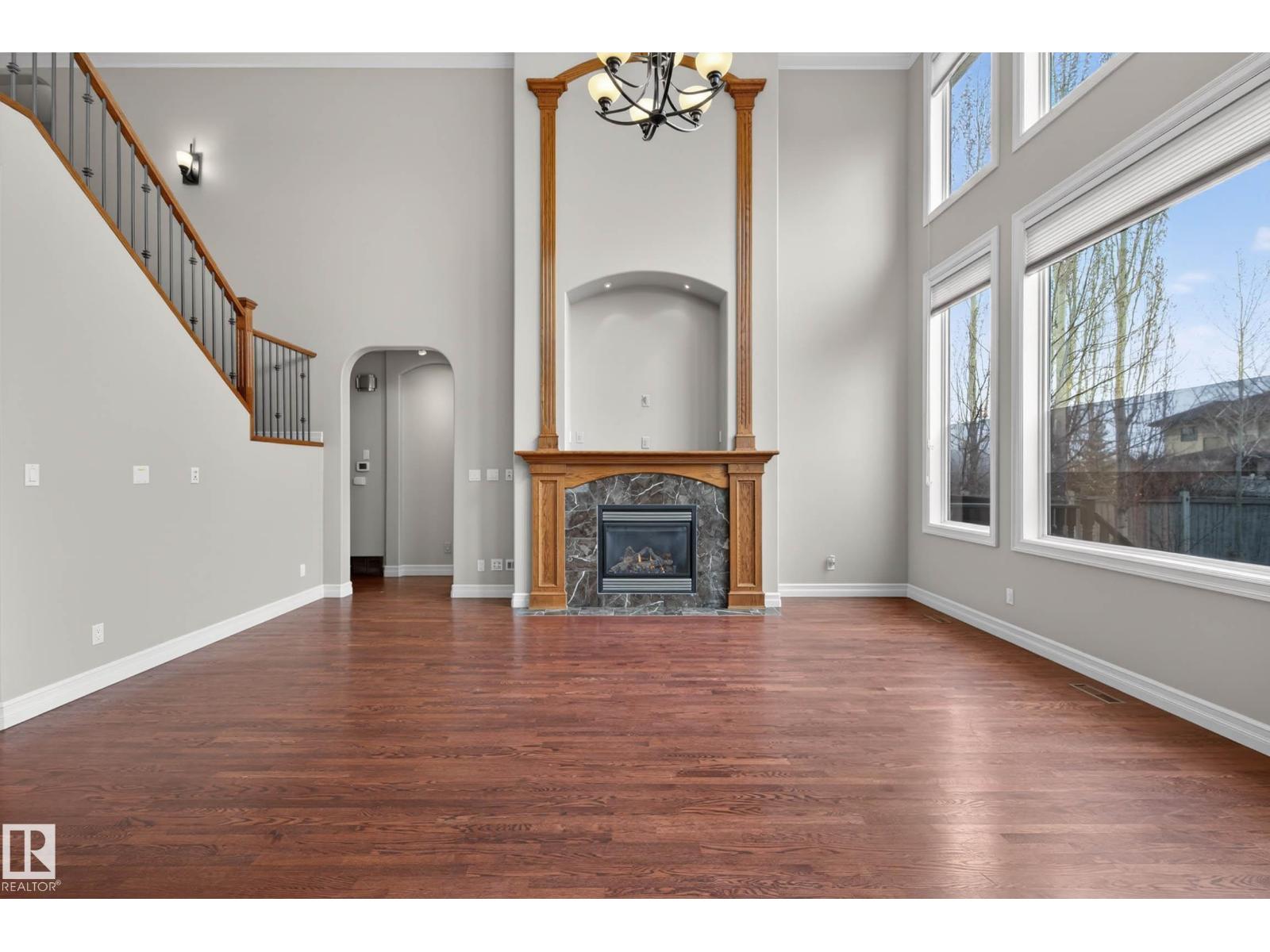 271 KINGSWOOD BV, St. Albert