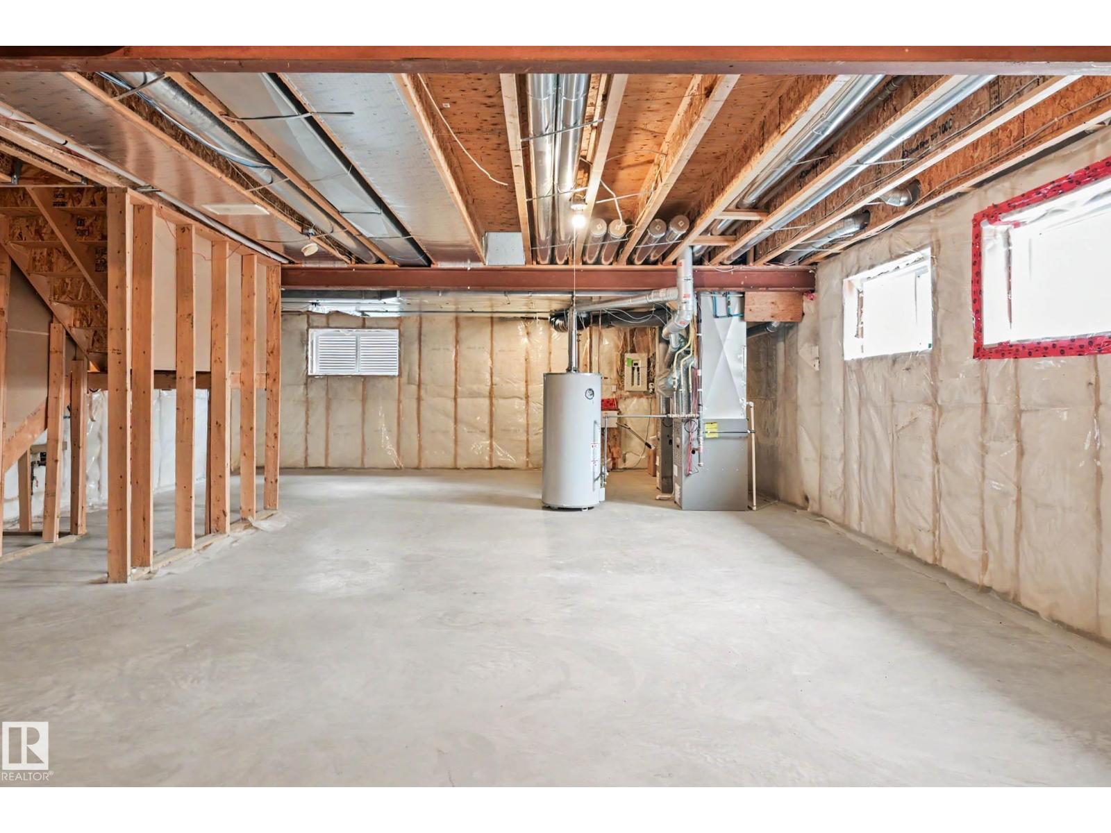 271 KINGSWOOD BV, St. Albert