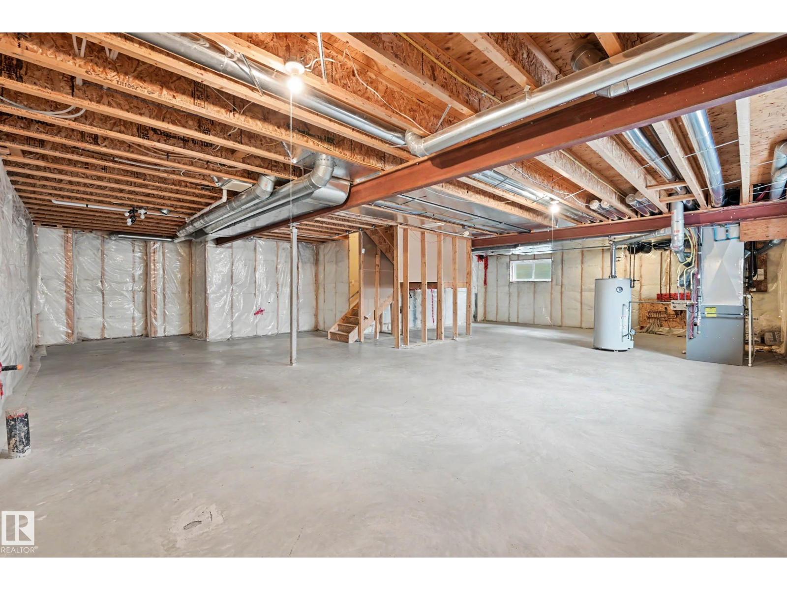 271 KINGSWOOD BV, St. Albert