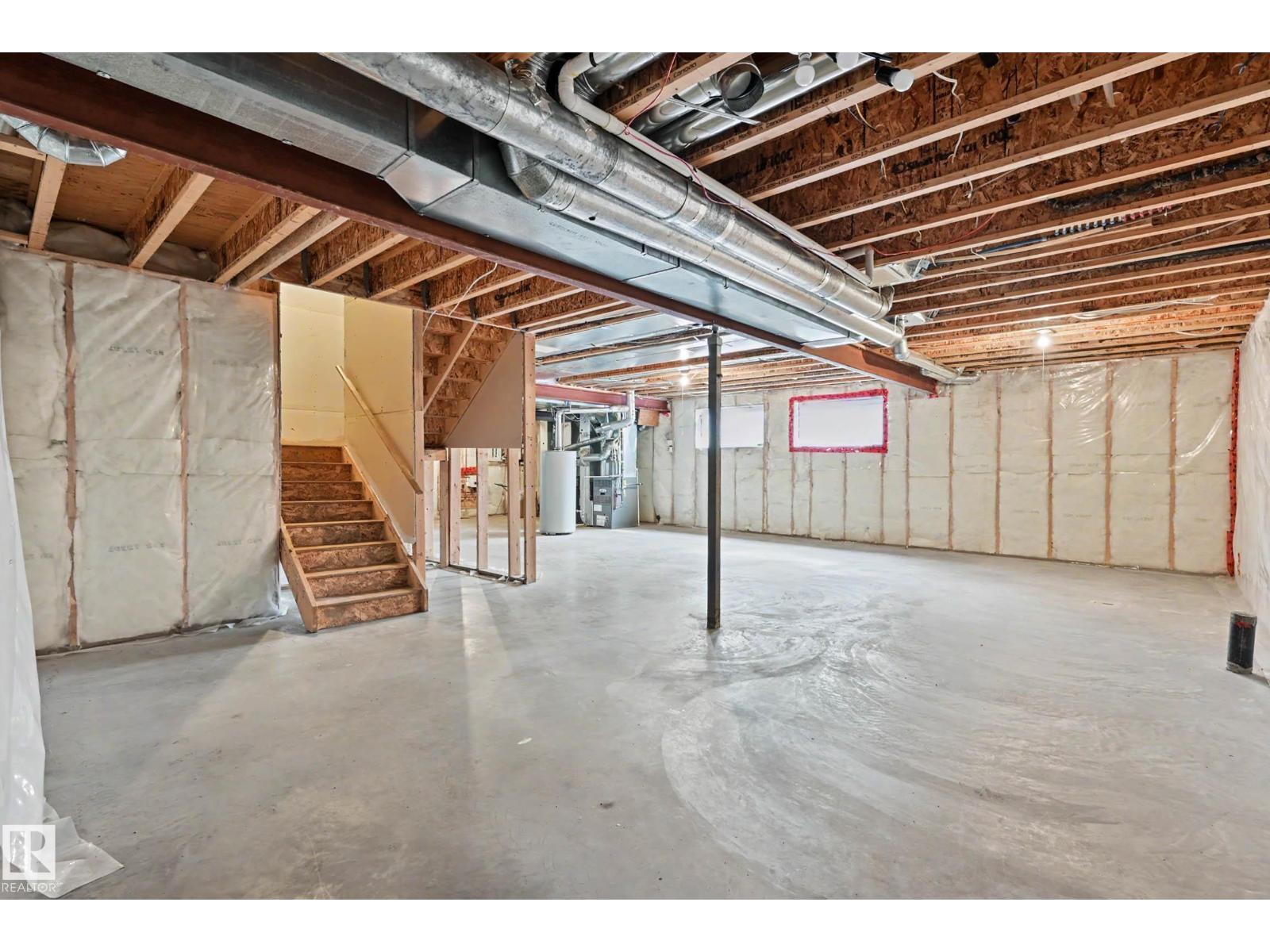 271 KINGSWOOD BV, St. Albert