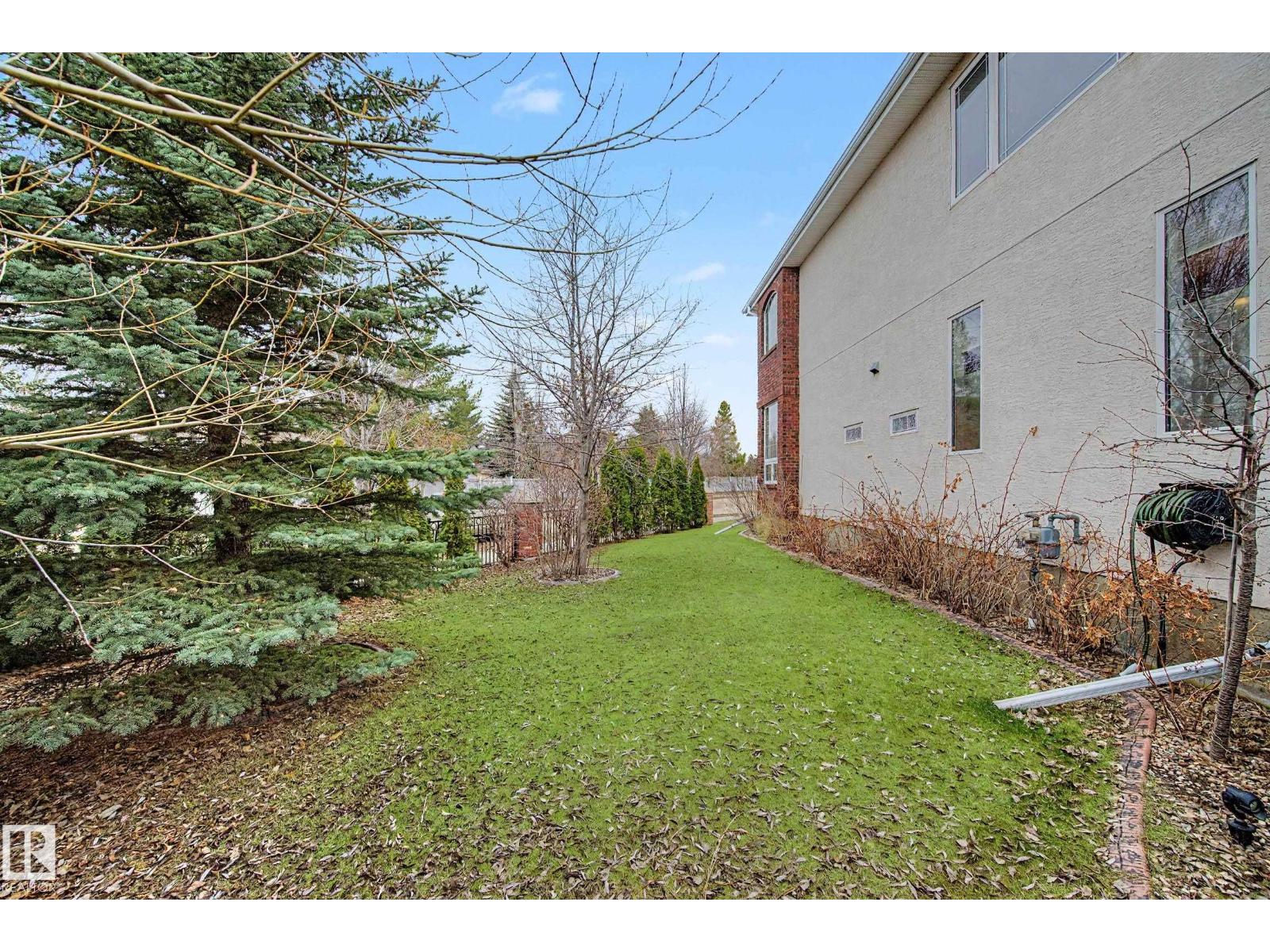 271 KINGSWOOD BV, St. Albert