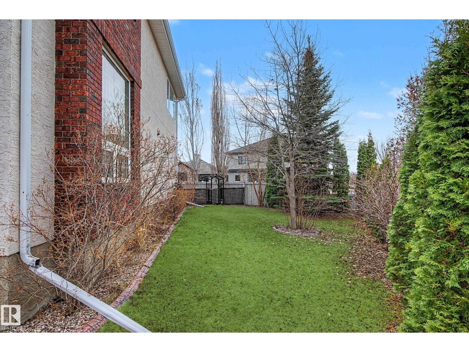 271 KINGSWOOD BV, St. Albert