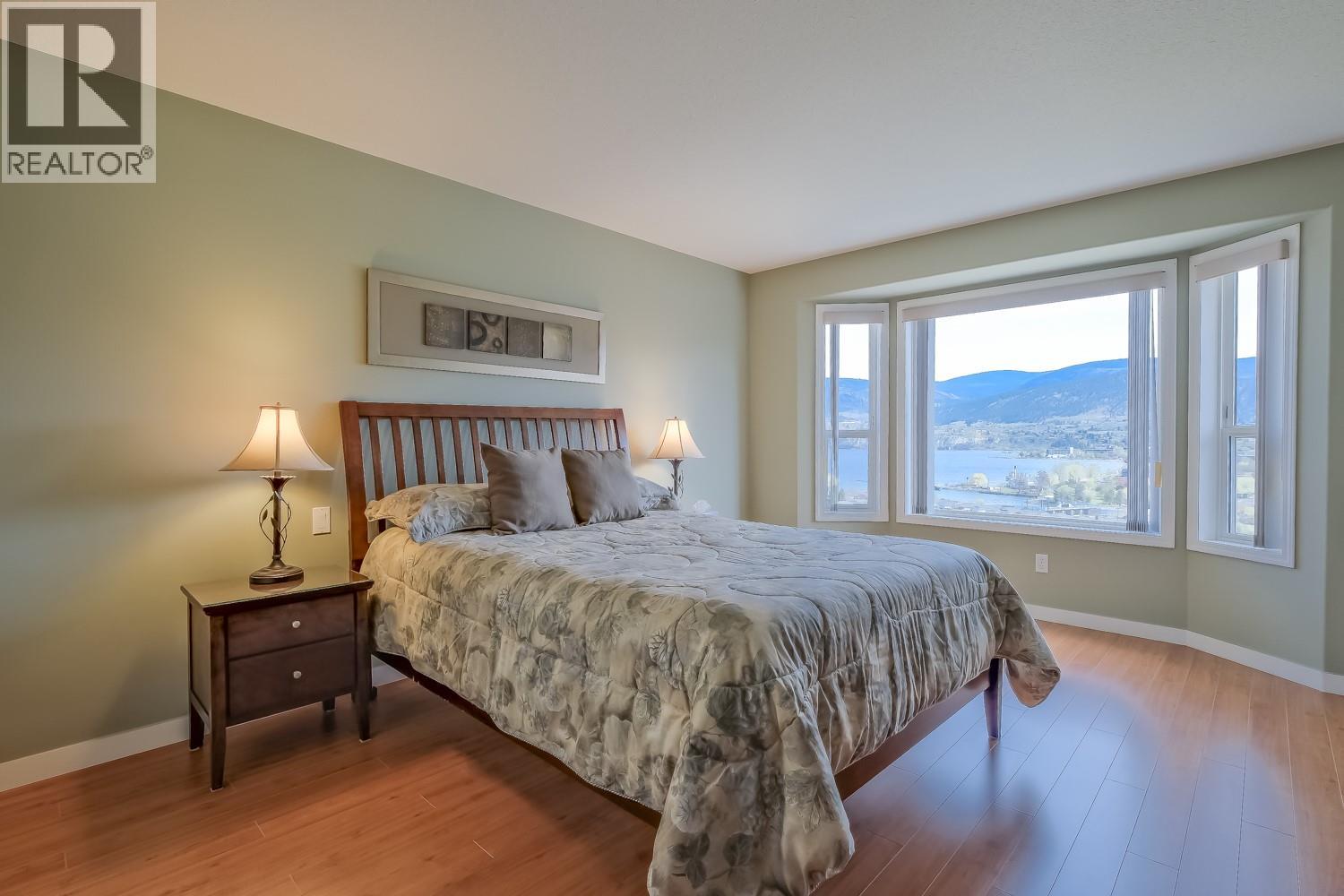  404 RIDGE Court, Penticton