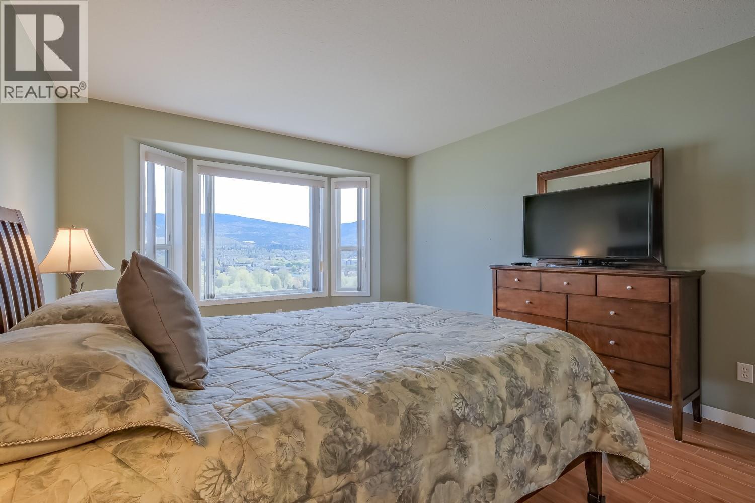  404 RIDGE Court, Penticton