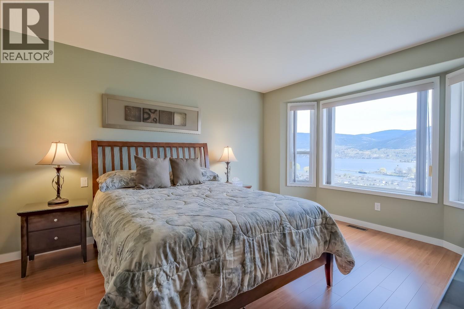  404 RIDGE Court, Penticton