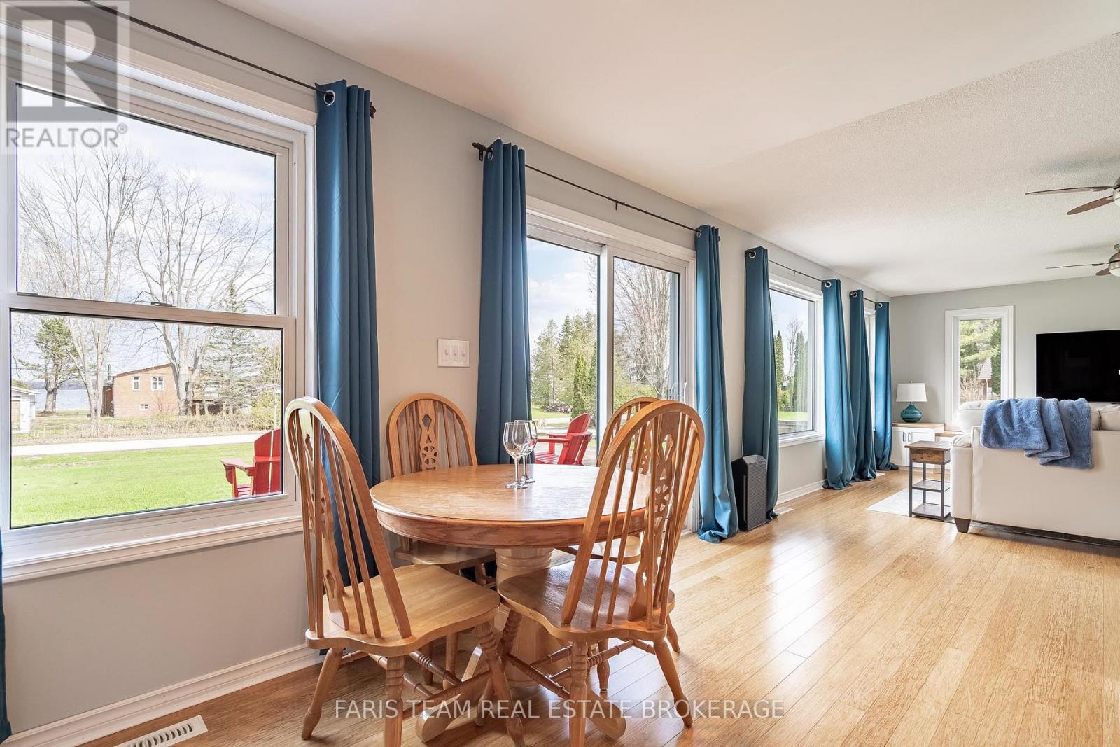 68 BAYSIDE AVENUE — photo 13