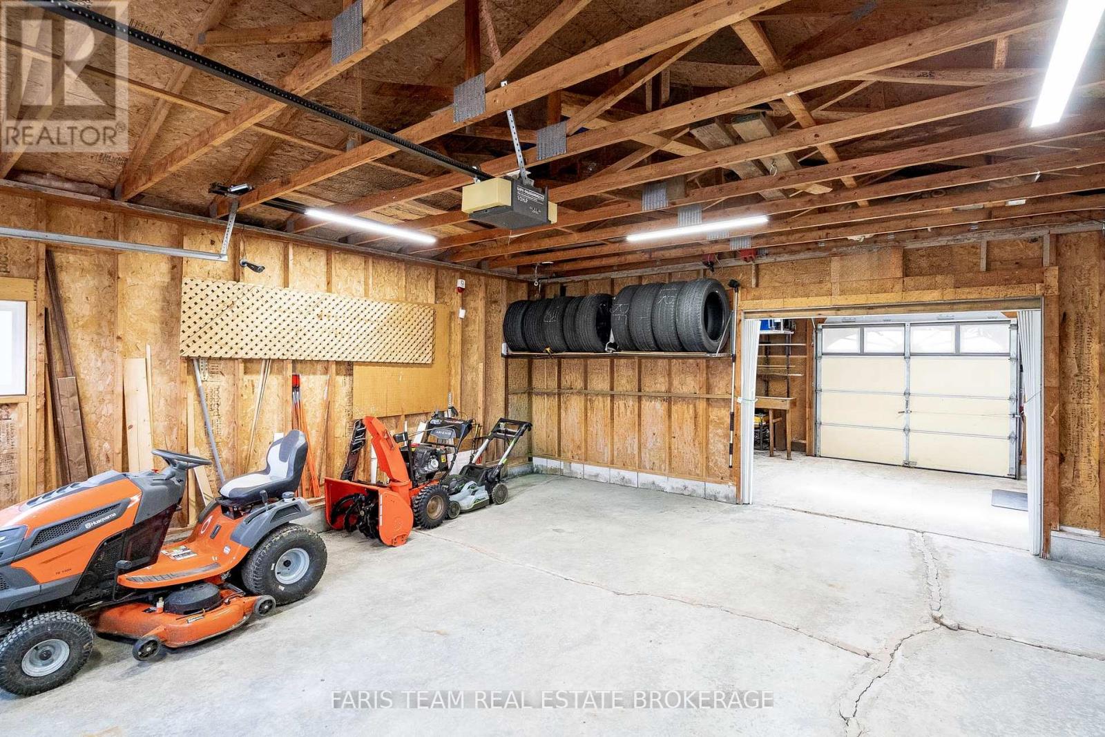 68 BAYSIDE AVENUE — photo 35