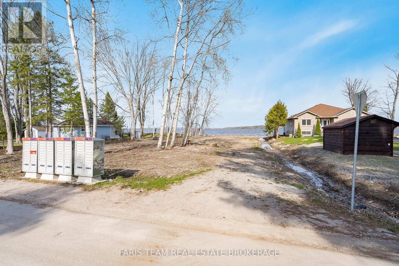 68 BAYSIDE AVENUE — photo 42