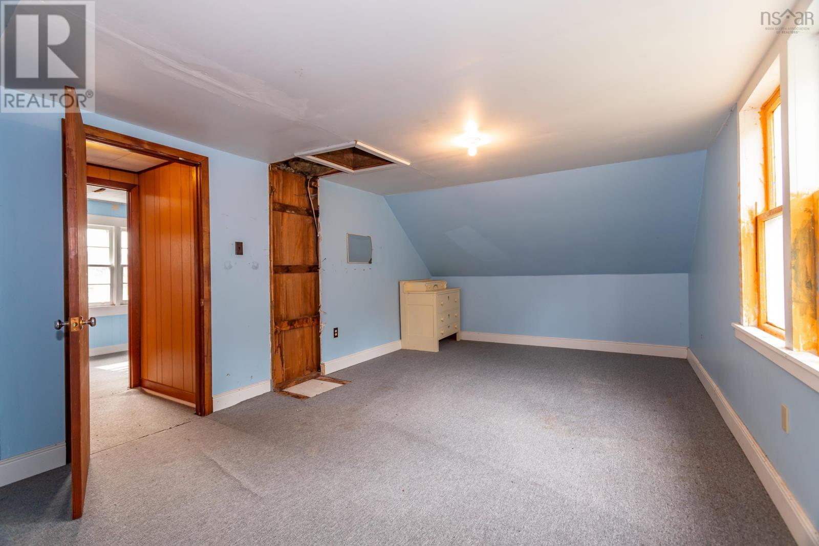 Property 21 of 32 of 27 Eastern Head Road