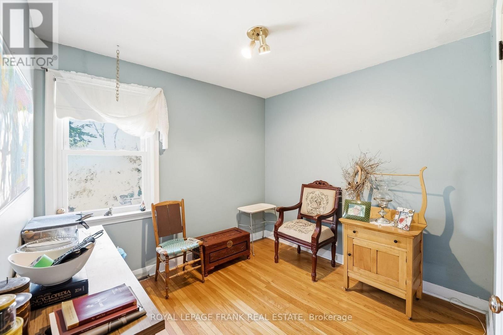 250 MEADOW ROAD - 15