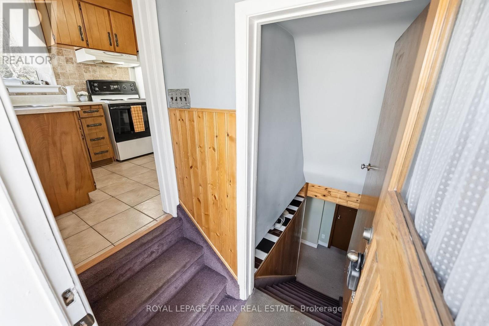 250 MEADOW ROAD - 16