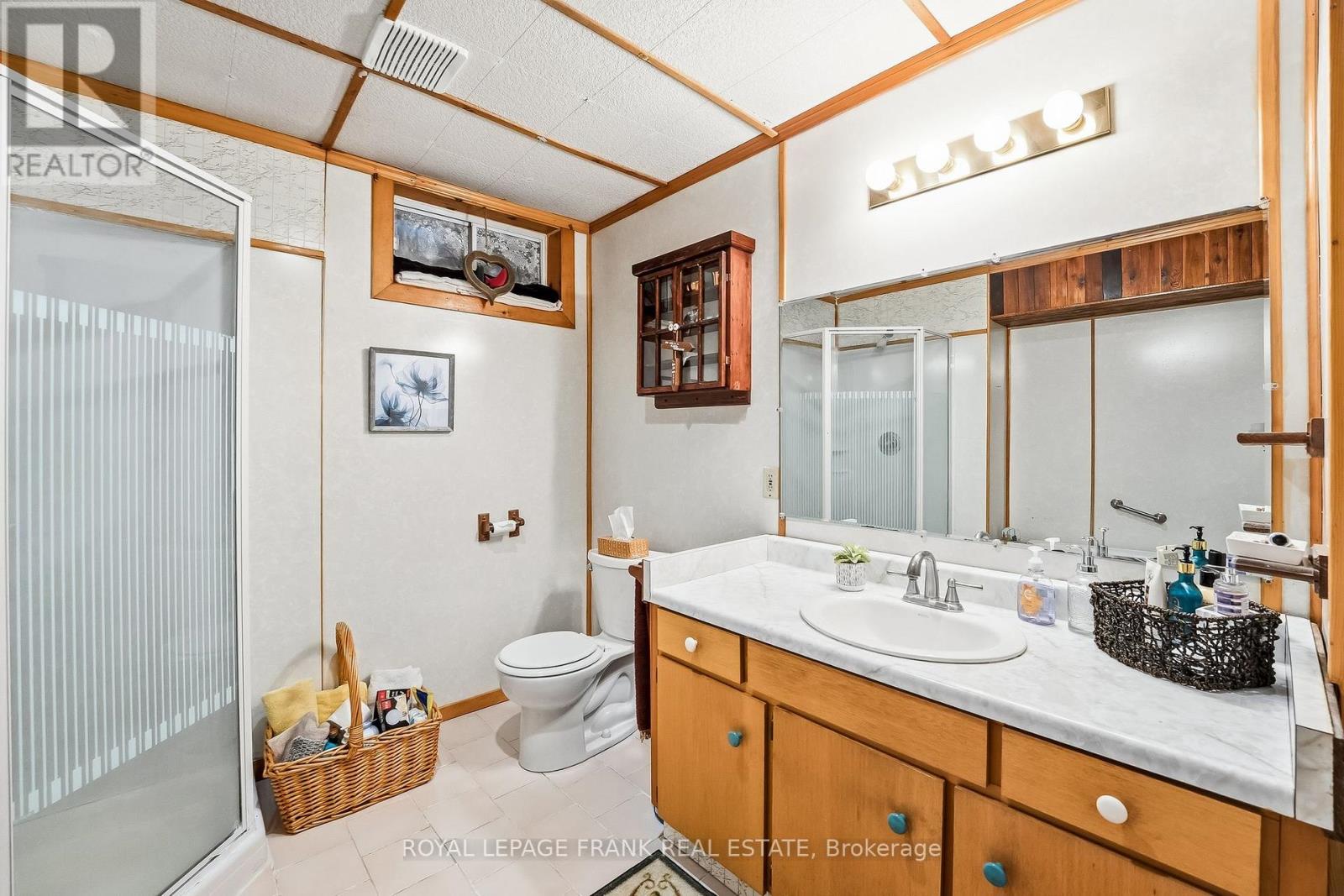 250 MEADOW ROAD - 22