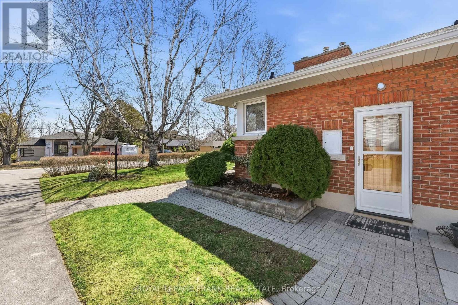 250 MEADOW ROAD - 24