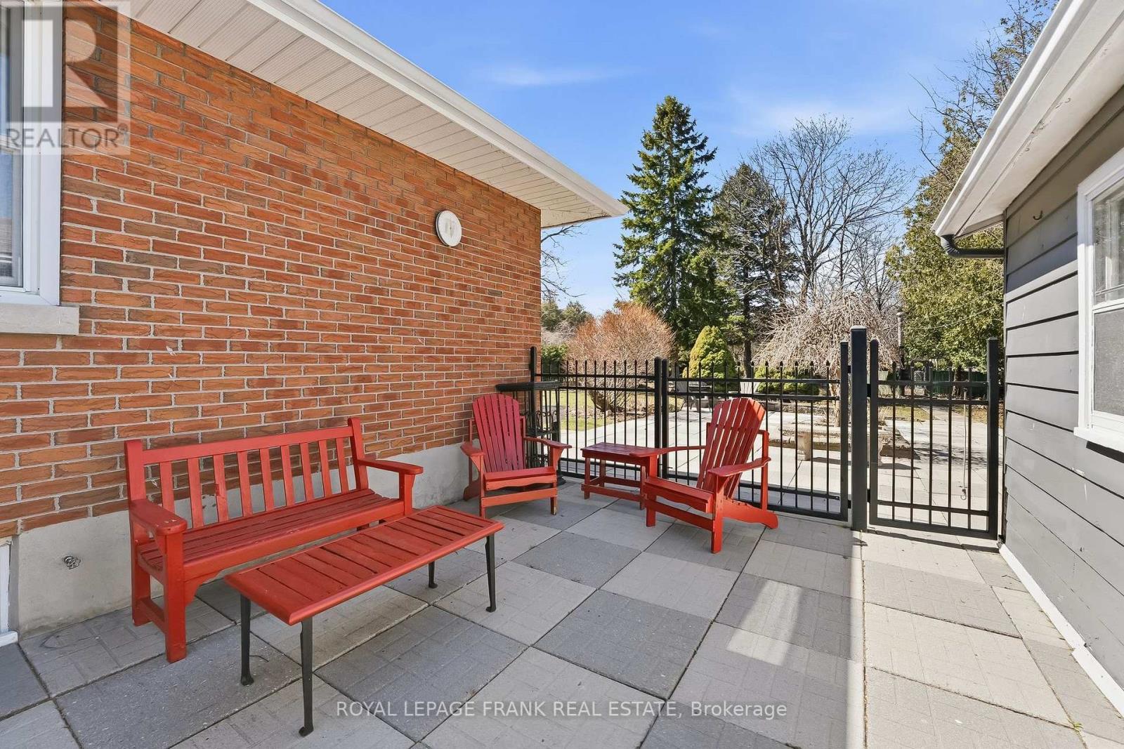 250 MEADOW ROAD - 26