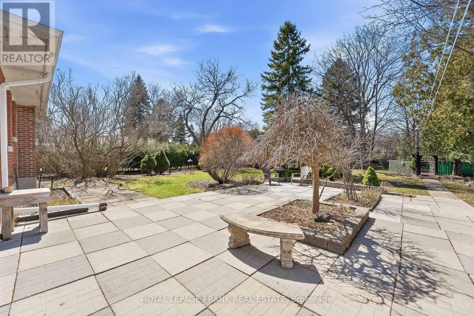 250 MEADOW ROAD - 27