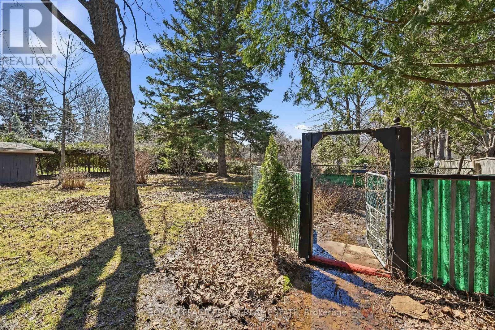 250 MEADOW ROAD - 37