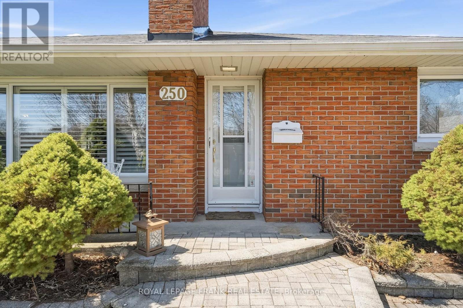 250 MEADOW ROAD - 4