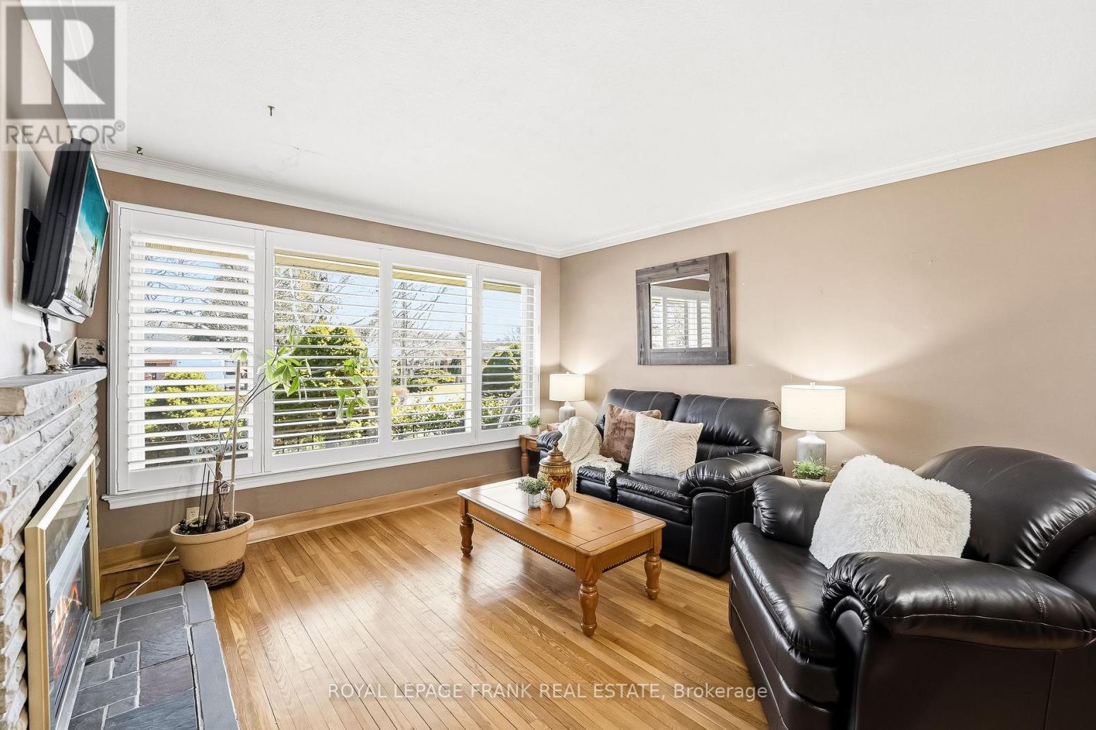 250 MEADOW ROAD - 7