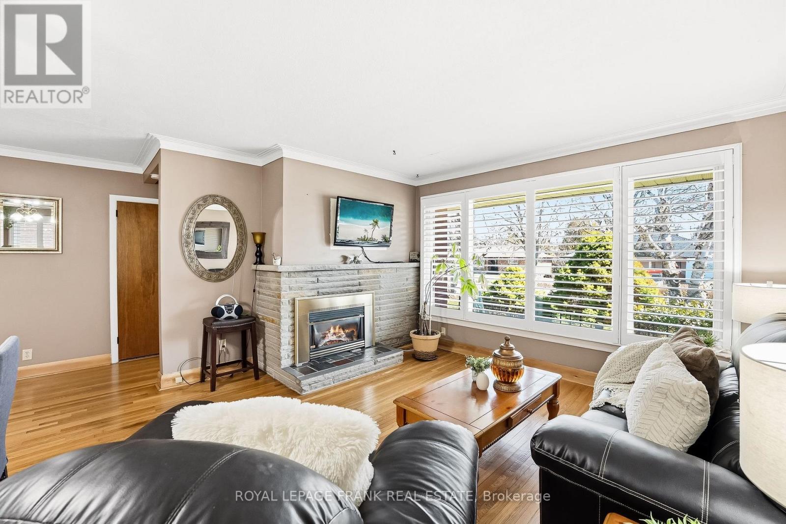 250 MEADOW ROAD - 8