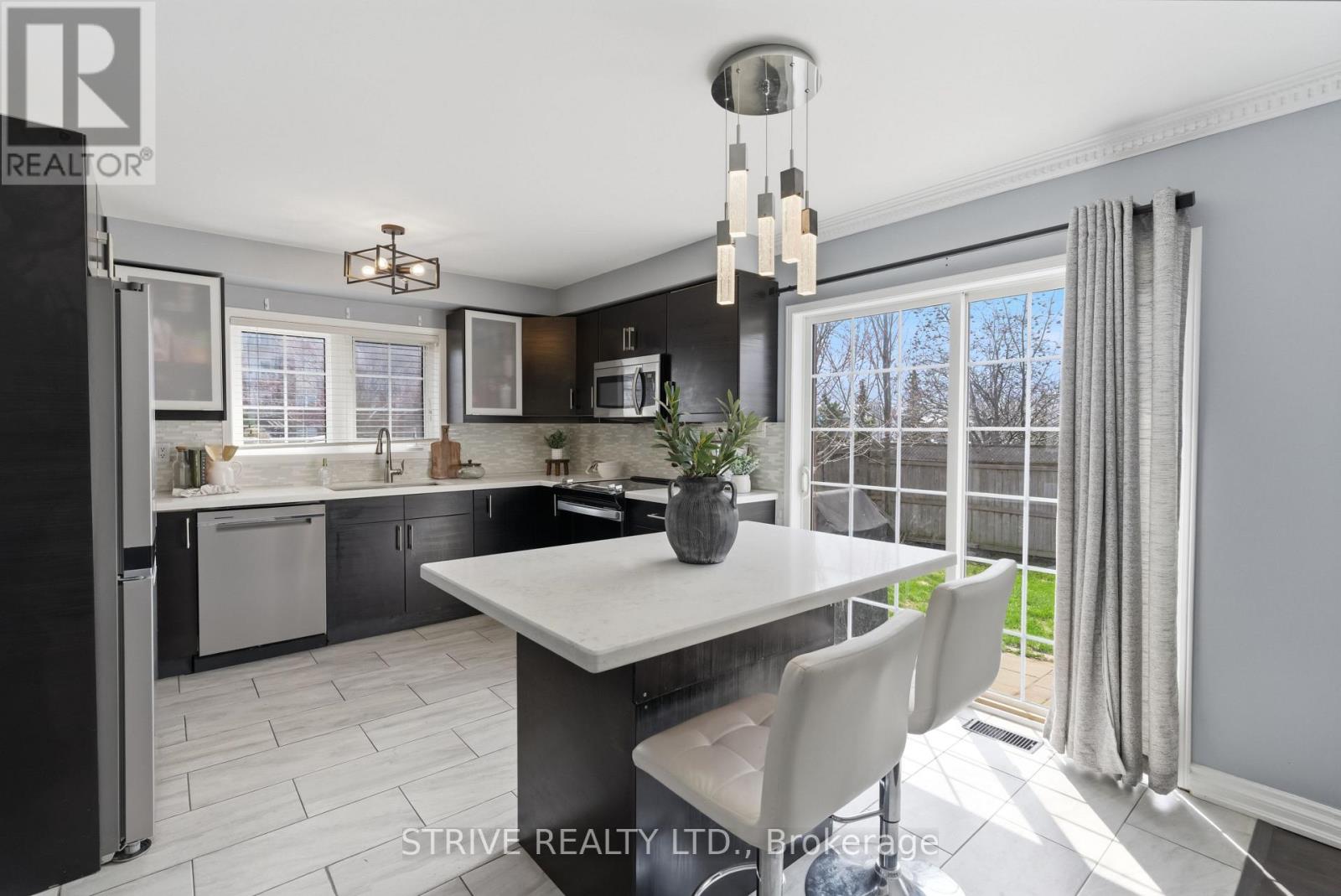 1360 DUMONT STREET - 22