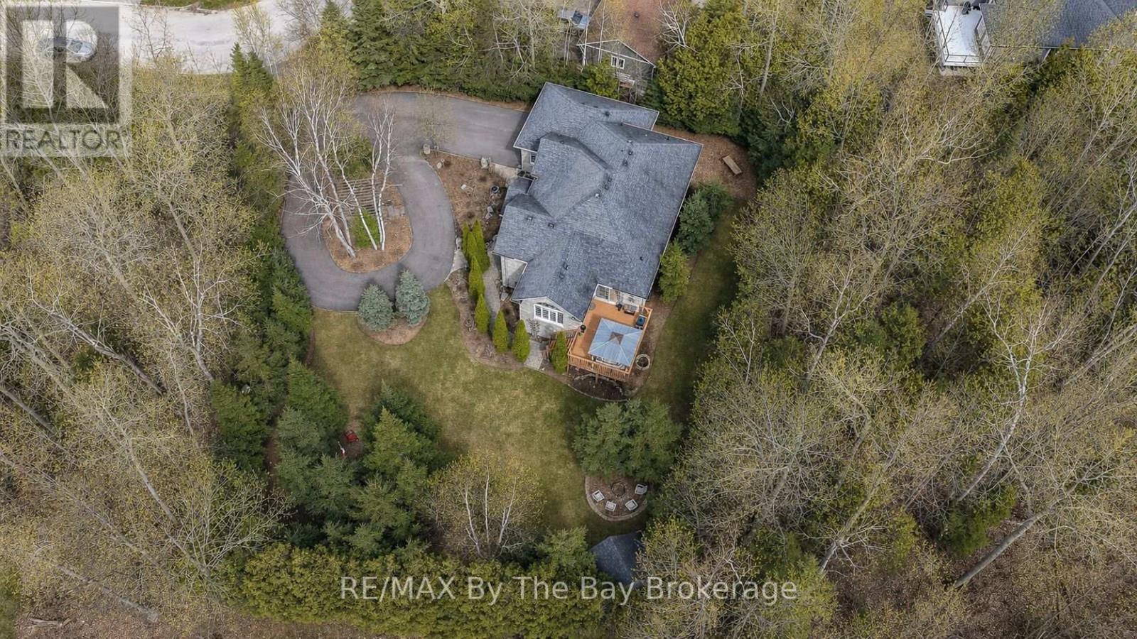 Beautiful Treed Private Property