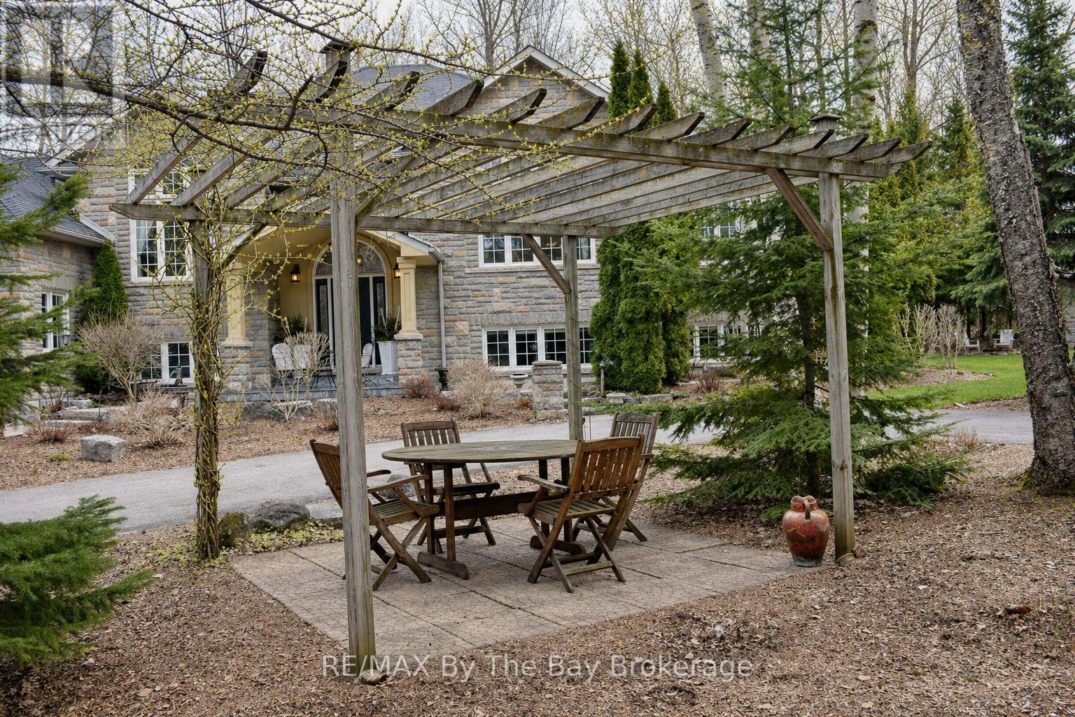 Landscaped Yard, Perfect for Relaxing