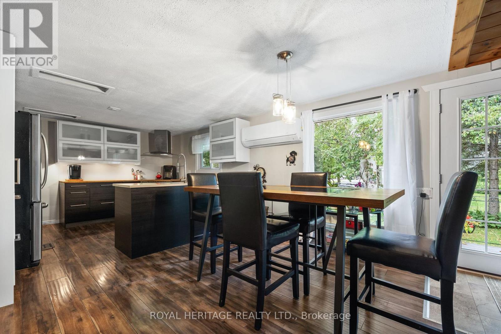 155 PRINCE EDWARD STREET — photo 11