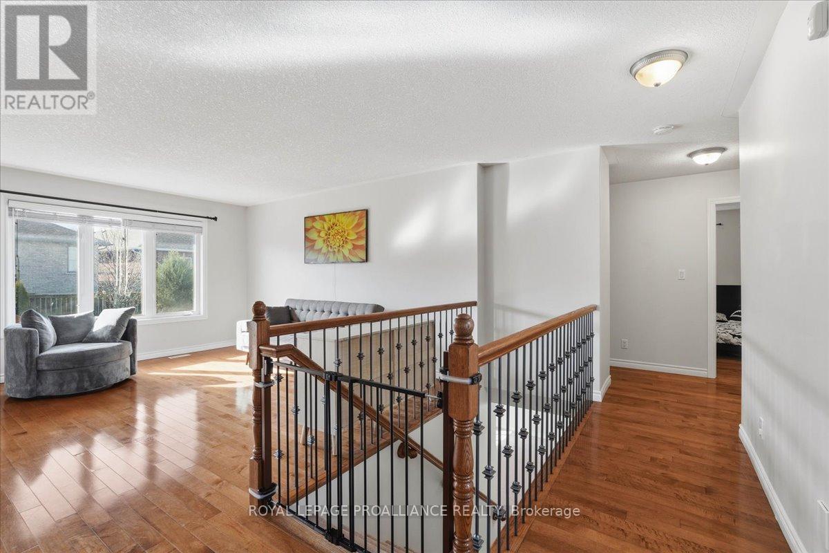 108 PARKVIEW HEIGHTS — photo 13