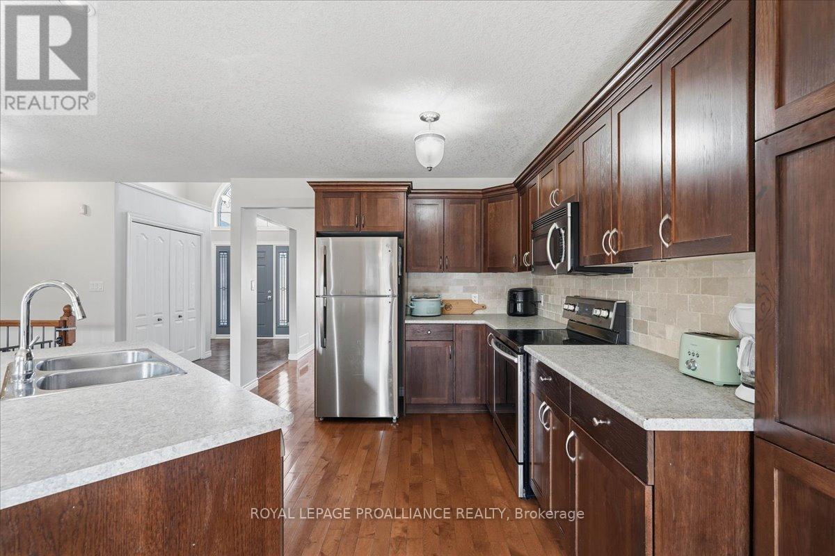 108 PARKVIEW HEIGHTS — photo 16