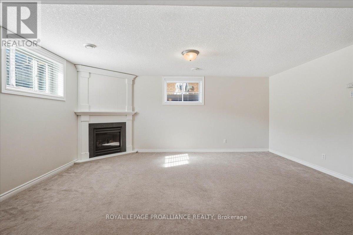 108 PARKVIEW HEIGHTS — photo 27