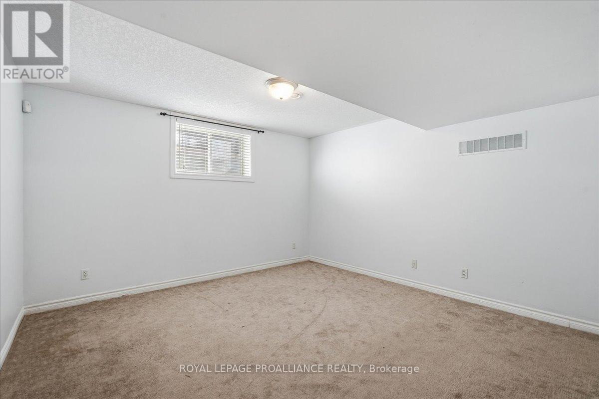 108 PARKVIEW HEIGHTS — photo 36