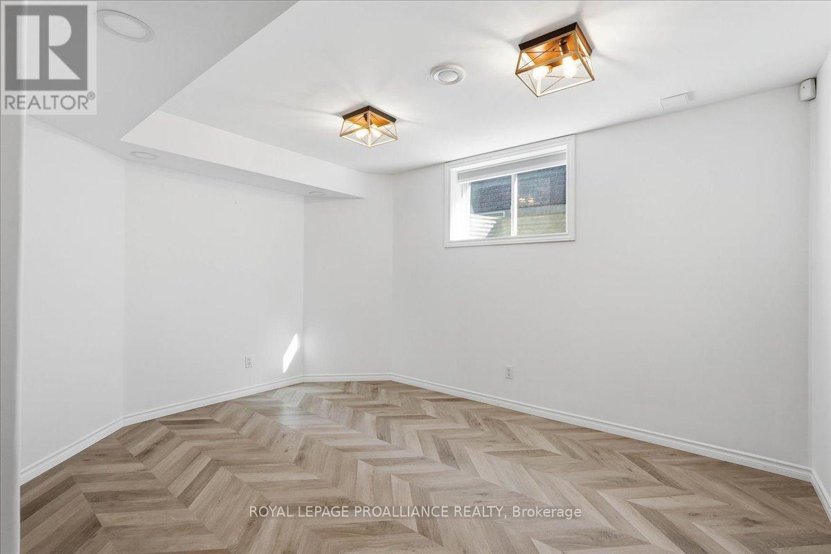108 PARKVIEW HEIGHTS — photo 39