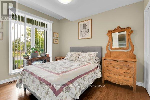 3108 MAURICY CRESCENT - 21