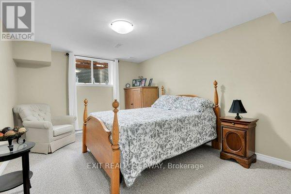 3108 MAURICY CRESCENT - 28