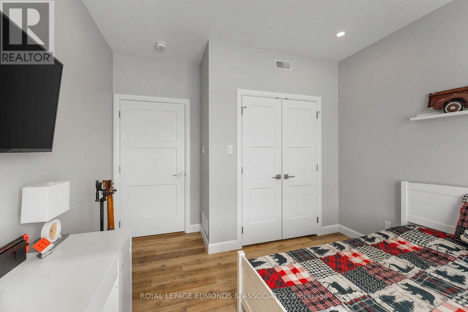 346 FORESTERS FALLS ROAD — photo 22