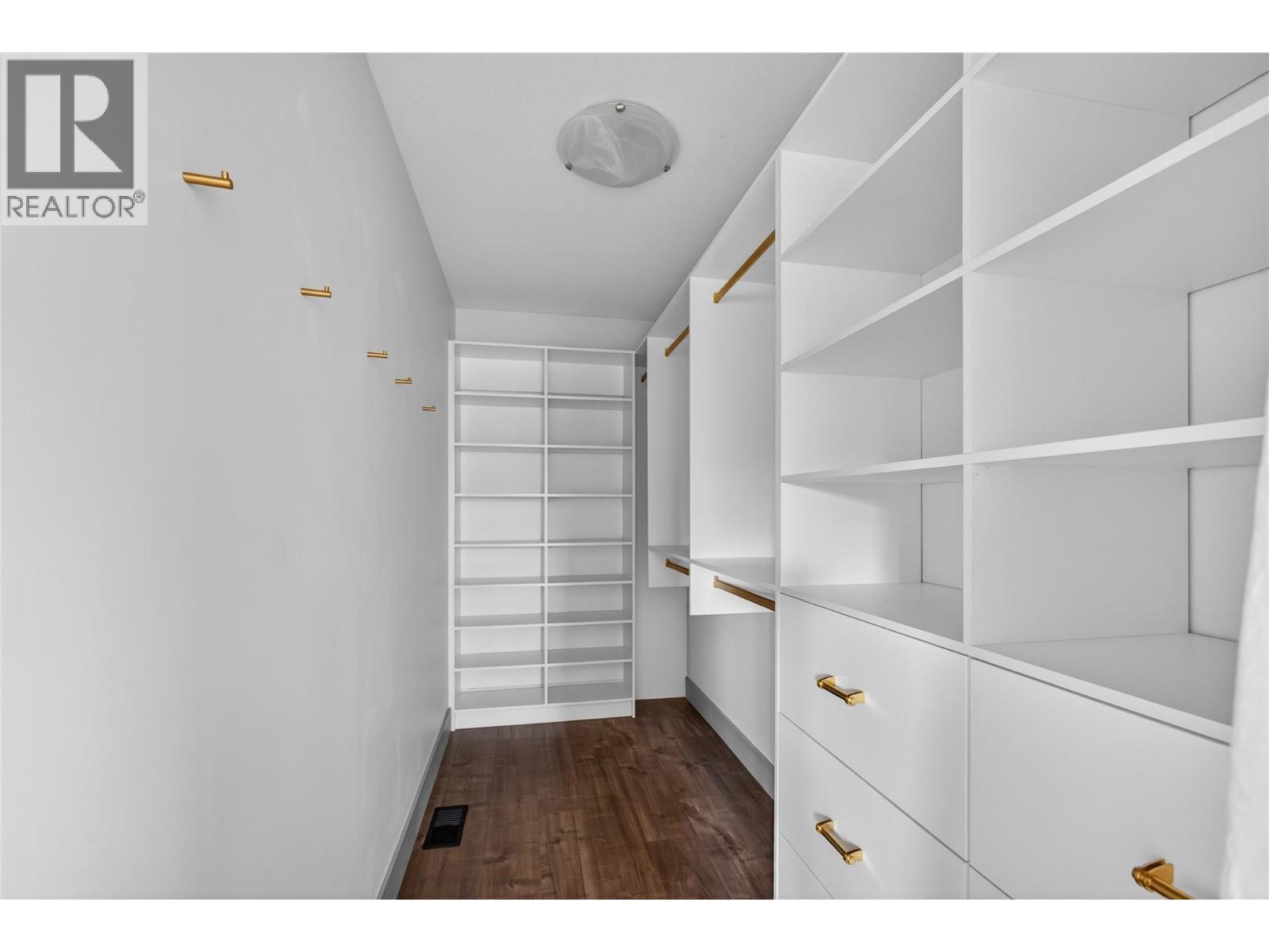 955 Coronation Avenue - 13