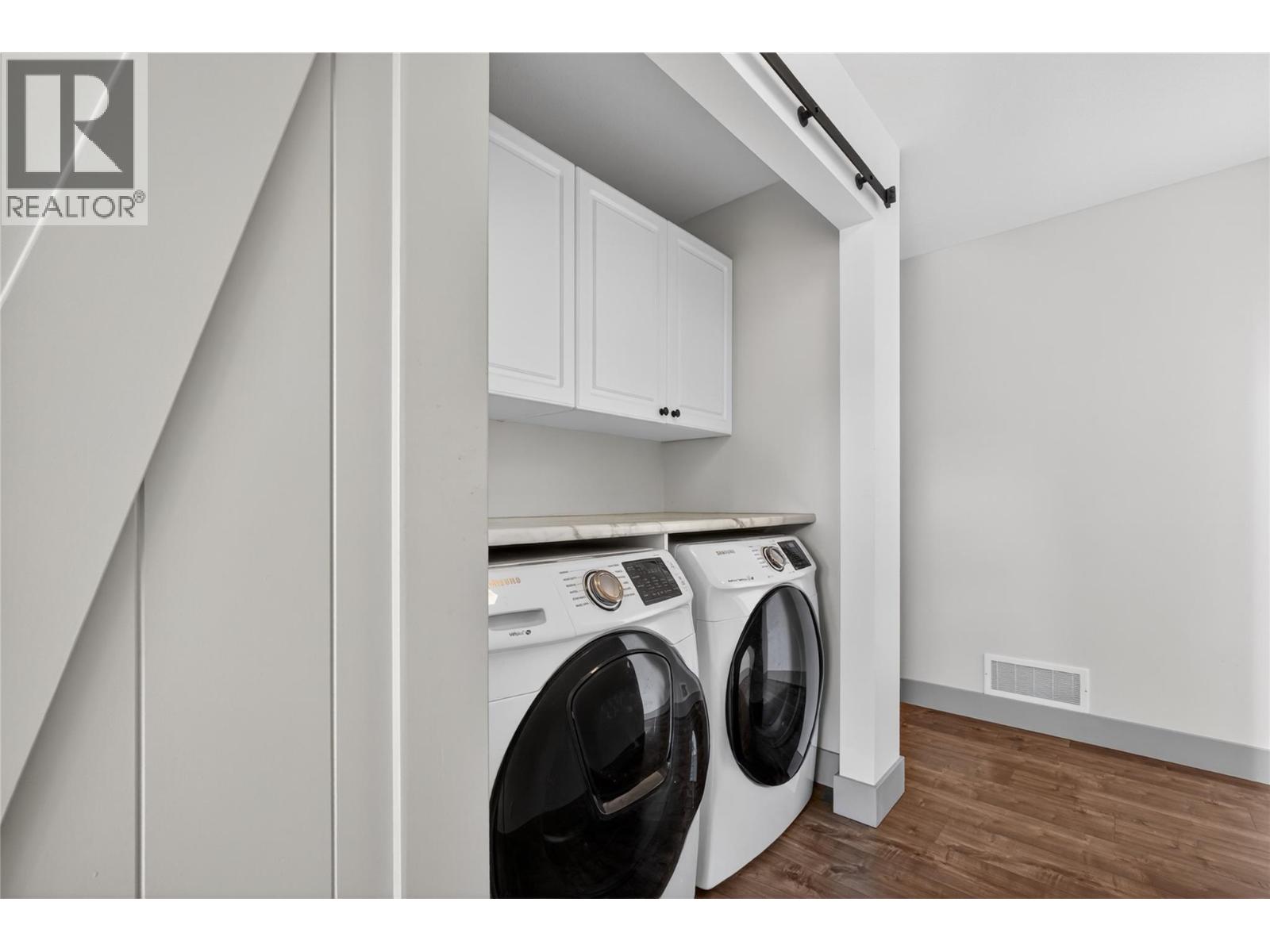 955 Coronation Avenue - 21