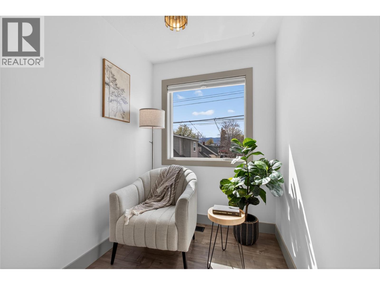 955 Coronation Avenue - 22