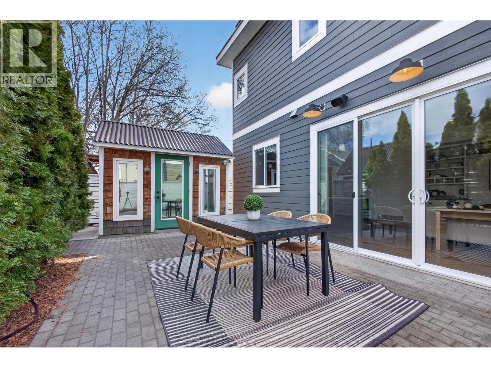 955 Coronation Avenue - 5