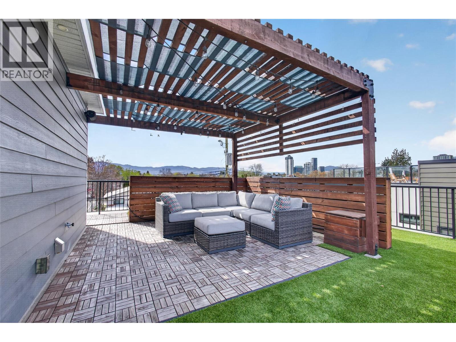 955 Coronation Avenue - 41