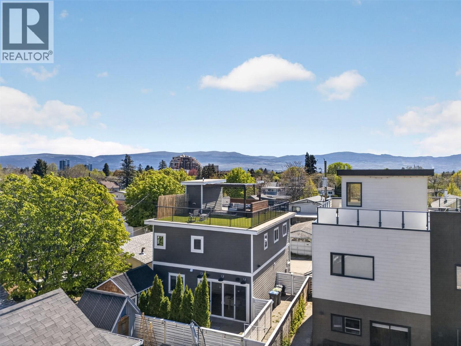 955 Coronation Avenue - 34