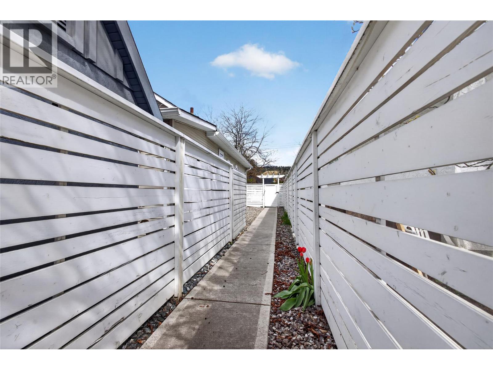 955 Coronation Avenue - 54