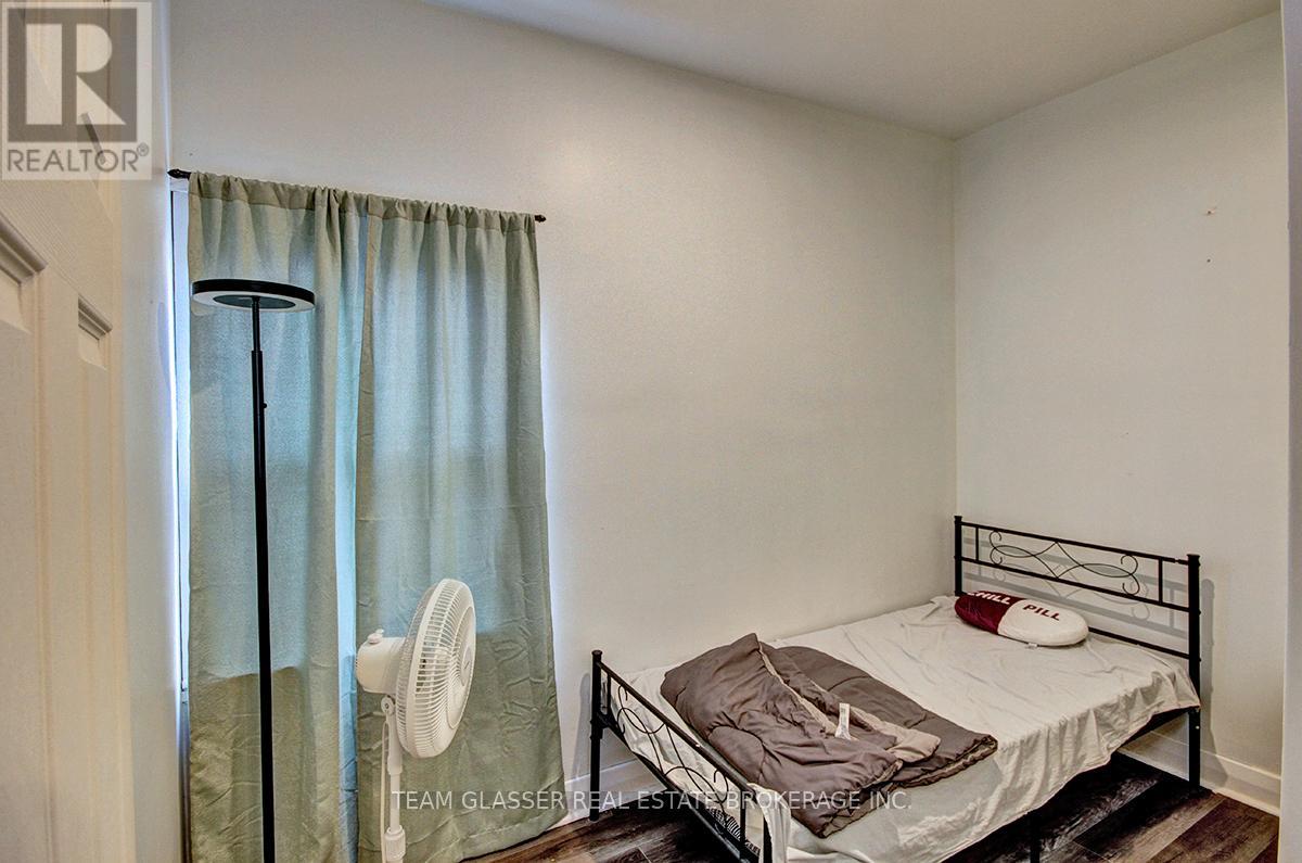 555 GREY STREET - 14